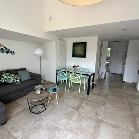 Pretty Harbour House With Garden Holiday home Mandelieu-la-Napoule