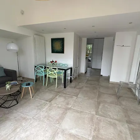 Holiday home Pretty Harbour House With Garden Mandelieu-la-Napoule