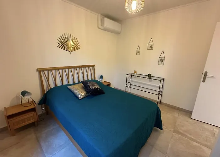 Pretty Harbour House With Garden 度假居 Mandelieu